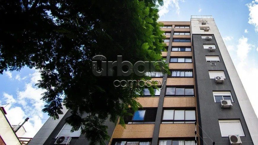 Apartamento com 72m², 2 quartos, 1 suíte, 2 vagas, no bairro Passo da Areia em Porto Alegre