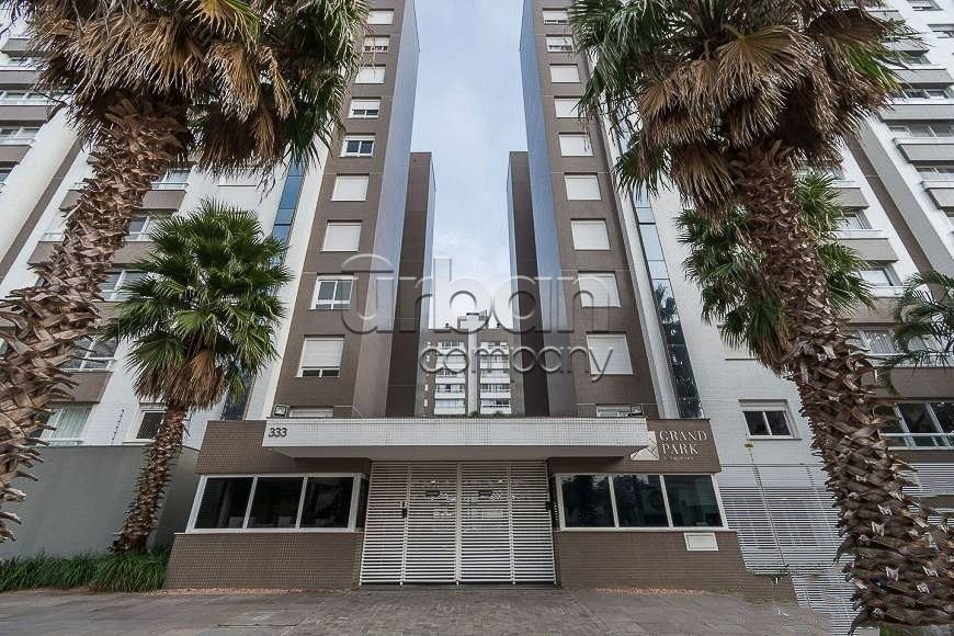 Apartamento com 159m², 4 quartos, 4 suítes, 3 vagas, no bairro Menino Deus em Porto Alegre