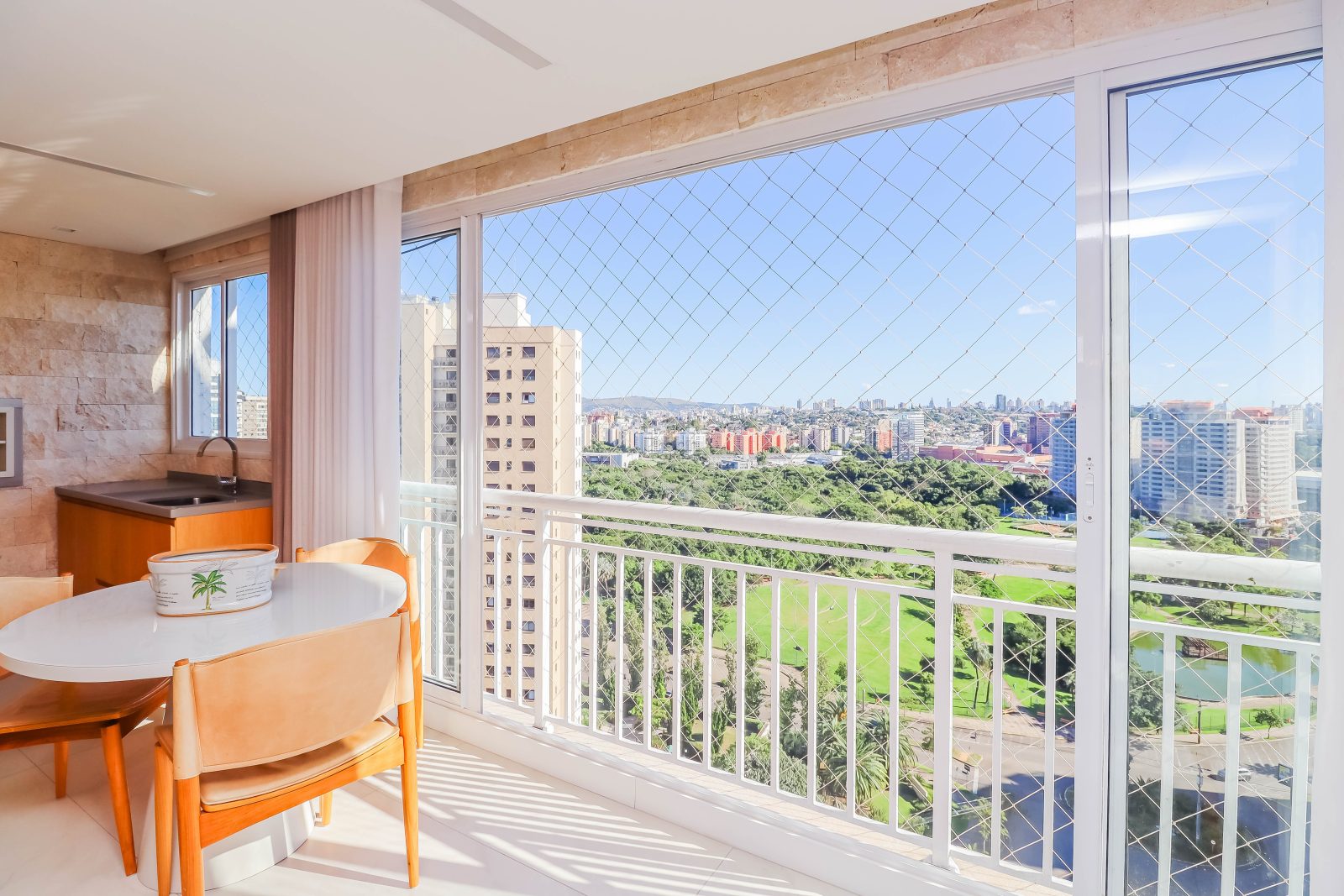 Apartamento com 148m², 3 quartos, 3 suítes, 2 vagas, no bairro Jardim Europa em Porto Alegre