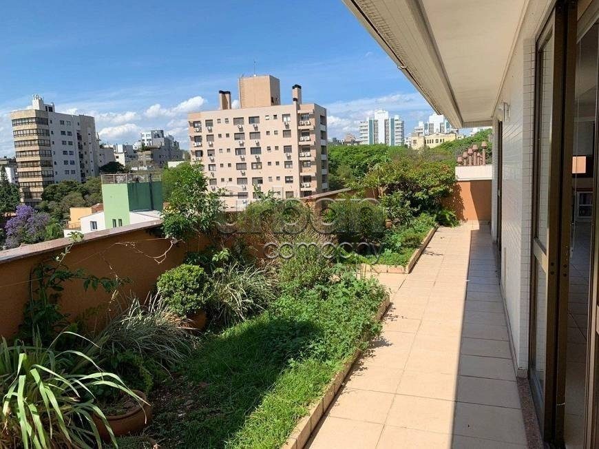 Cobertura com 310m², 3 quartos, 1 suíte, 4 vagas, no bairro Rio Branco em Porto Alegre