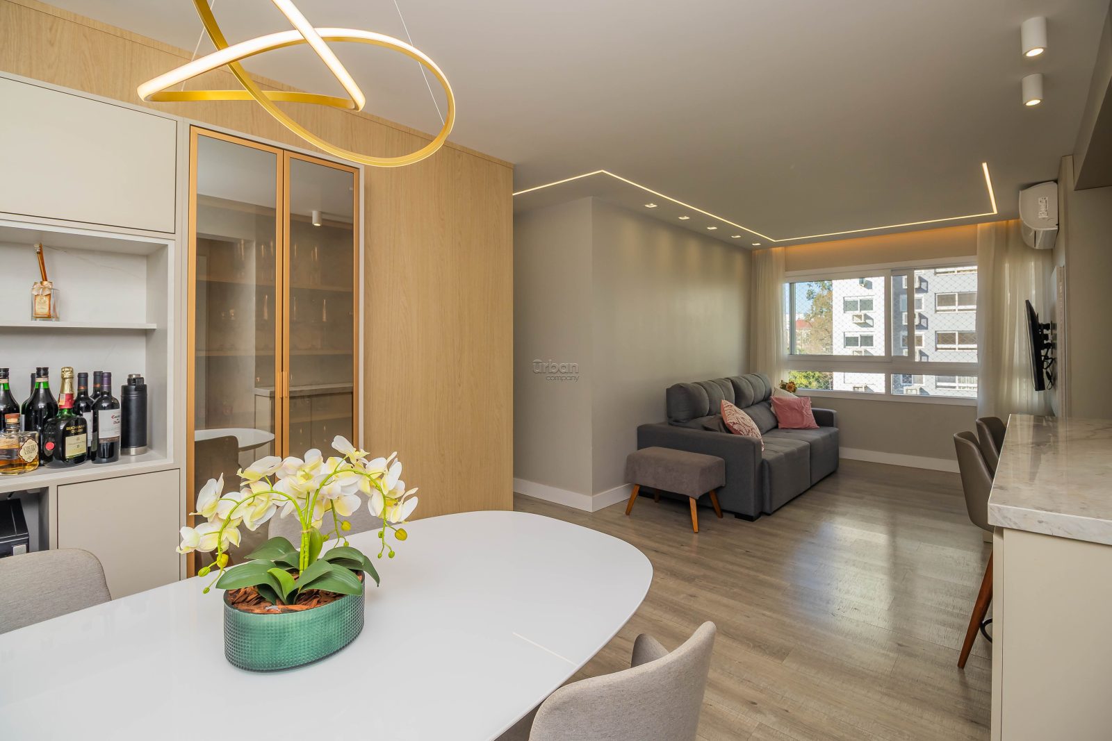Apartamento com 81m², 3 quartos, 1 suíte, 2 vagas, no bairro Jardim Lindóia em Porto Alegre