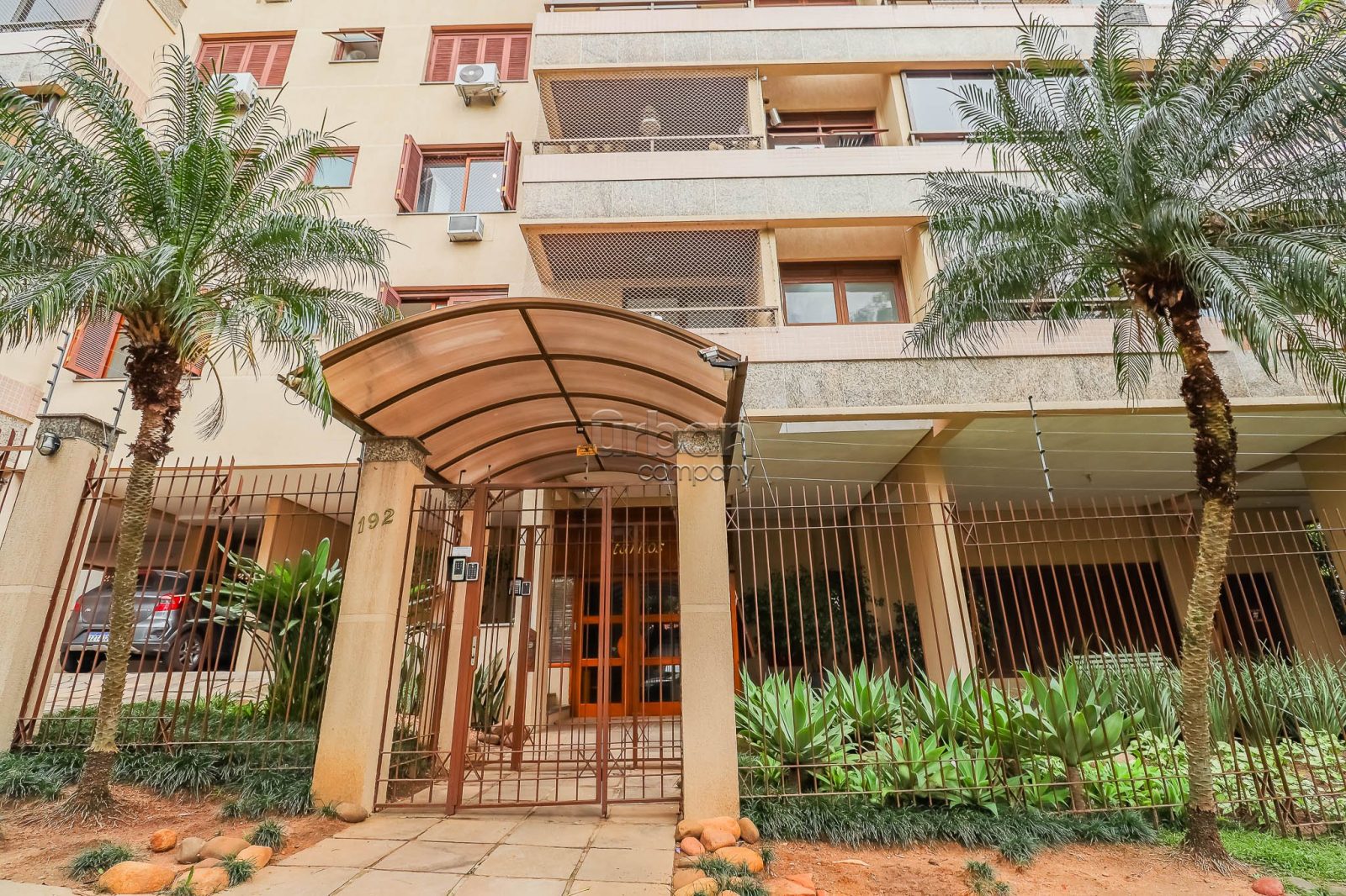 Apartamento com 112m², 3 quartos, 1 suíte, 2 vagas, no bairro Petrópolis em Porto Alegre