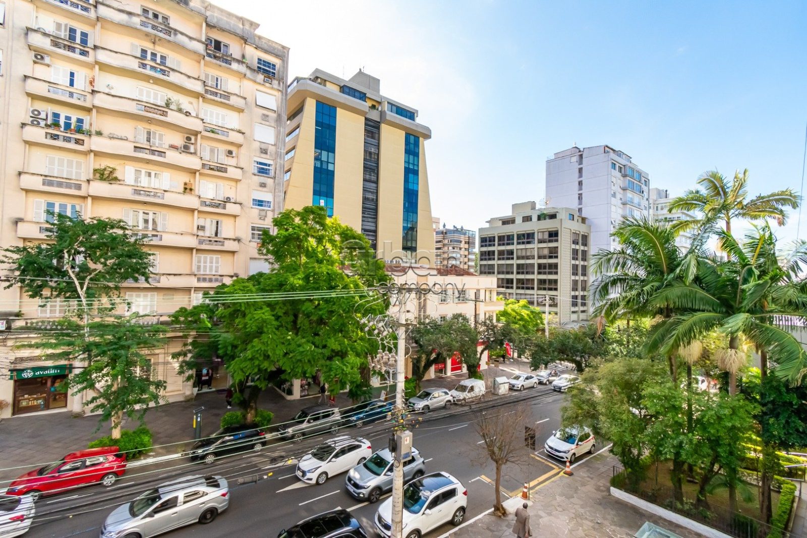 Apartamento com 167m², 4 quartos, 1 suíte, 1 vaga, no bairro Moinhos de Vento em Porto Alegre
