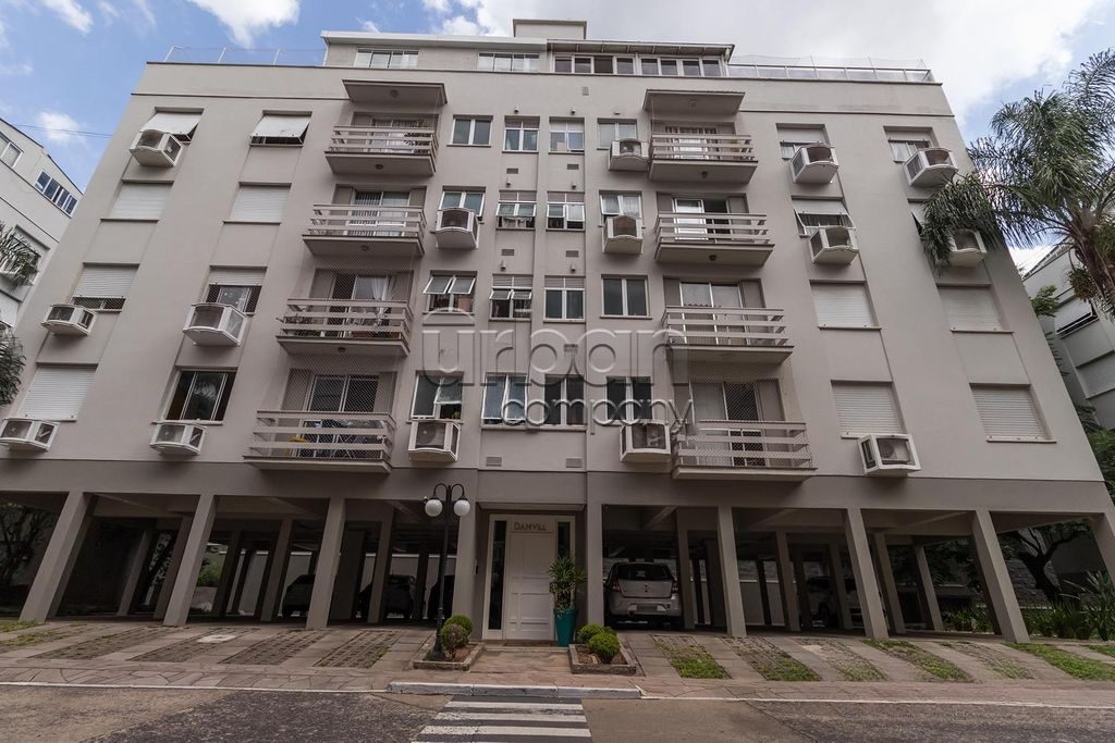 Cobertura com 152m², 3 quartos, 1 suíte, 2 vagas, no bairro Passo da Areia em Porto Alegre
