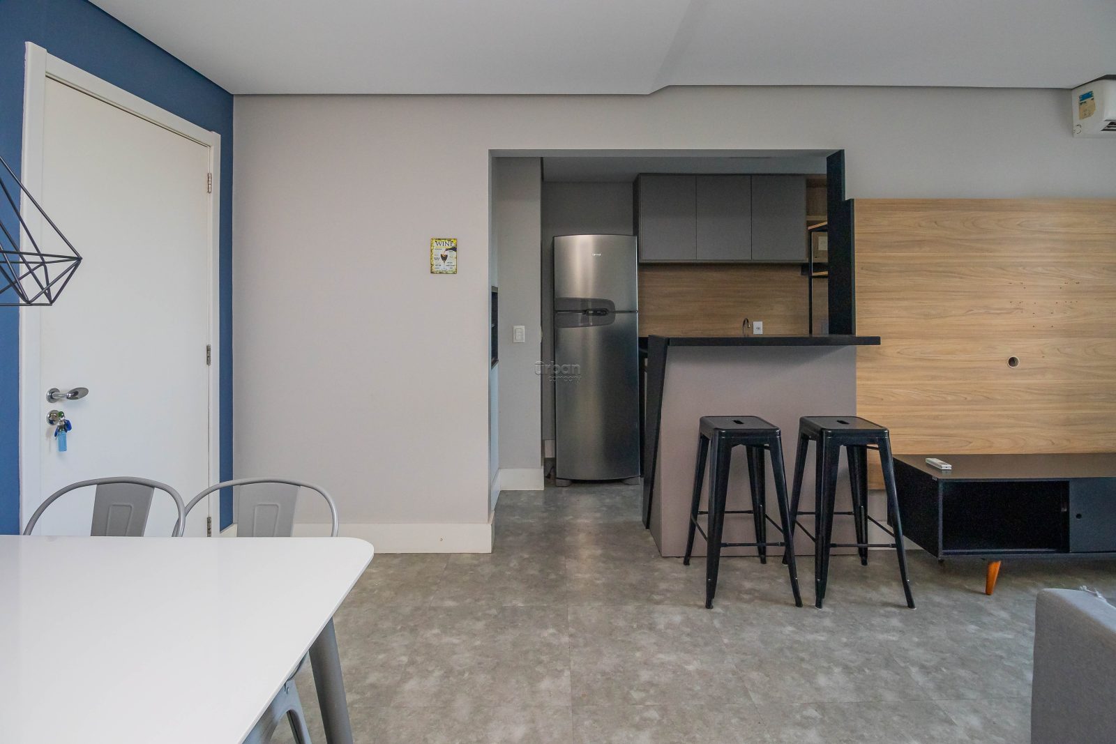 Apartamento com 56m², 2 quartos, 1 suíte, 1 vaga, no bairro Jardim Sabará em Porto Alegre