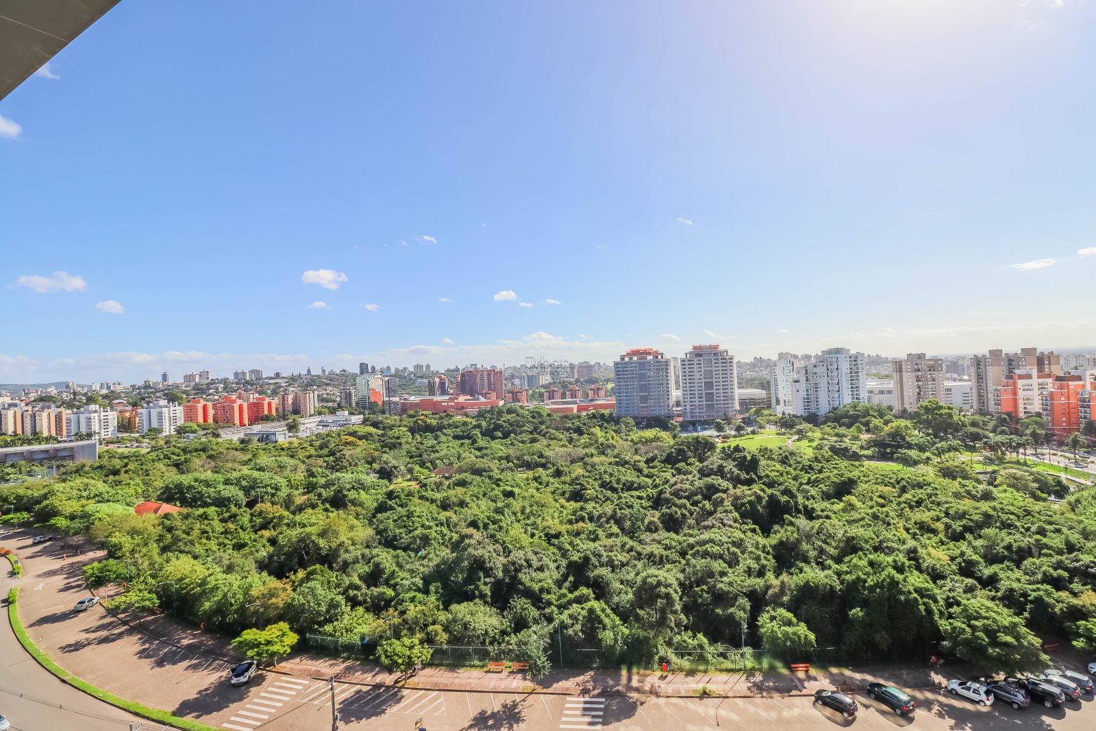 Apartamento com 245m², 4 quartos, 4 suítes, 3 vagas, no bairro Jardim Europa em Porto Alegre
