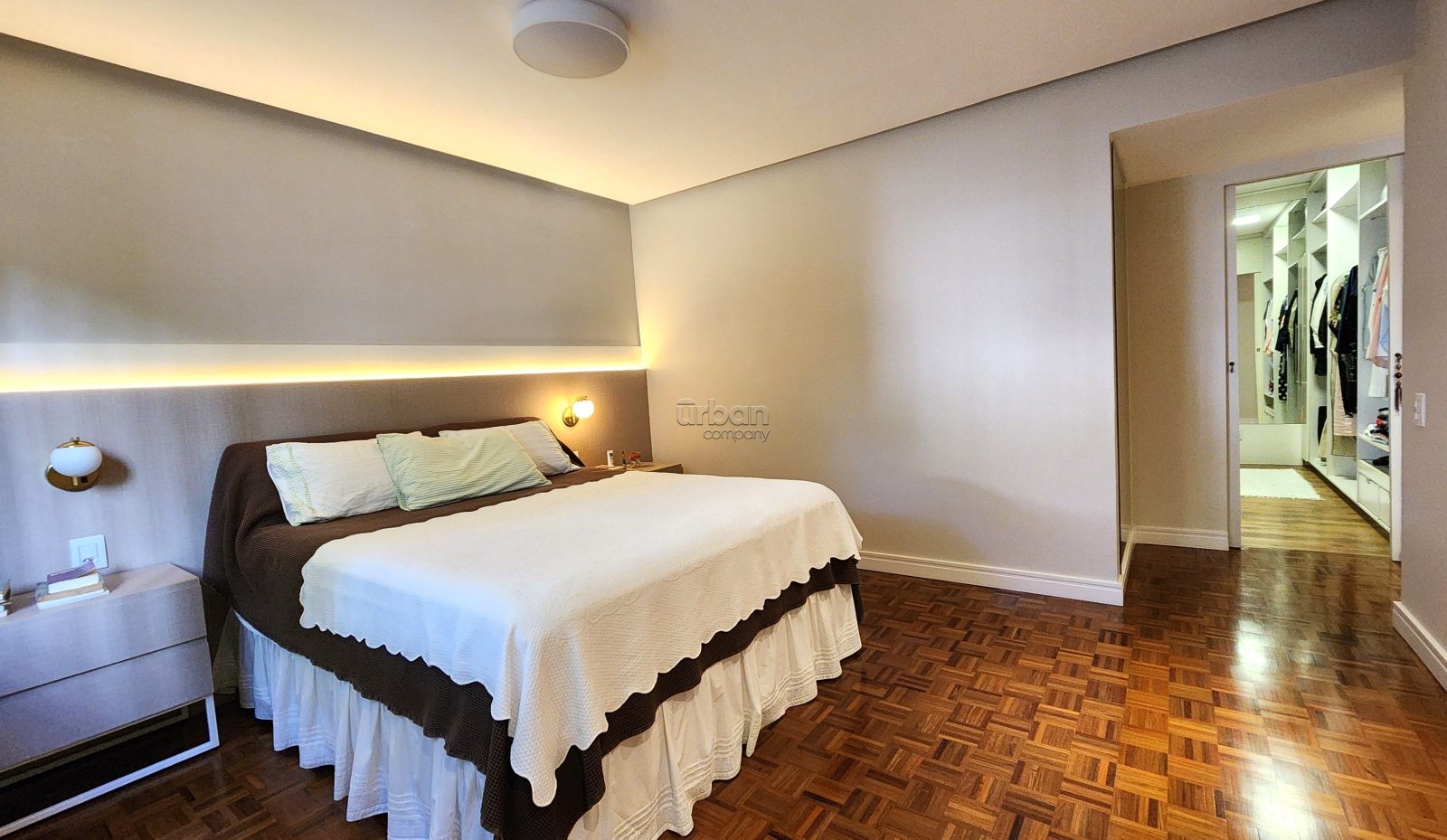 Apartamento com 214m², 3 quartos, 3 suítes, 4 vagas, no bairro Moinhos de Vento em Porto Alegre