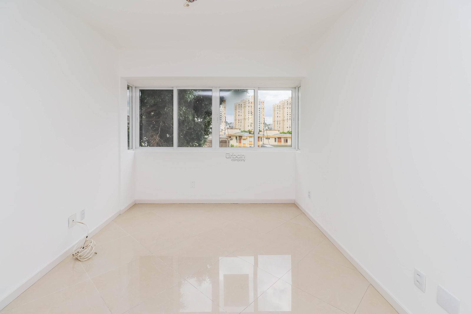 Apartamento com 65m², 2 quartos, 1 suíte, 1 vaga, no bairro Passo da Areia em Porto Alegre