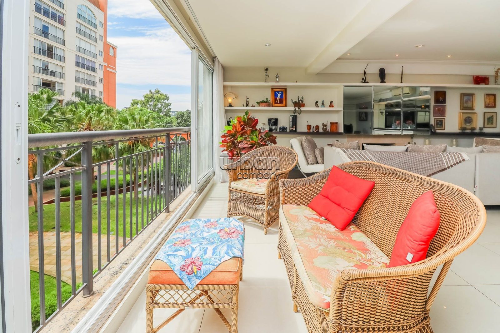Apartamento com 163m², 3 quartos, 3 suítes, 4 vagas, no bairro Jardim Europa em Porto Alegre