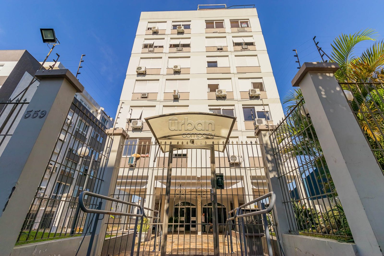 Cobertura com 197m², 4 quartos, 2 suítes, 2 vagas, no bairro Petrópolis em Porto Alegre