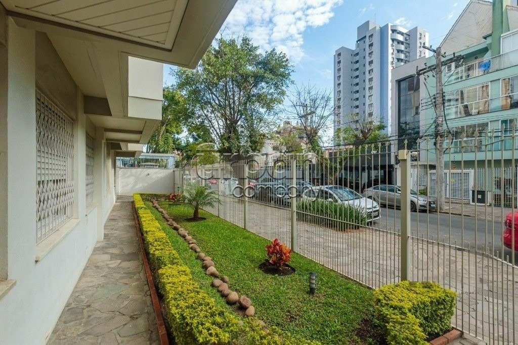 Apartamento com 63m², 2 quartos, 1 vaga, no bairro Menino Deus em Porto Alegre