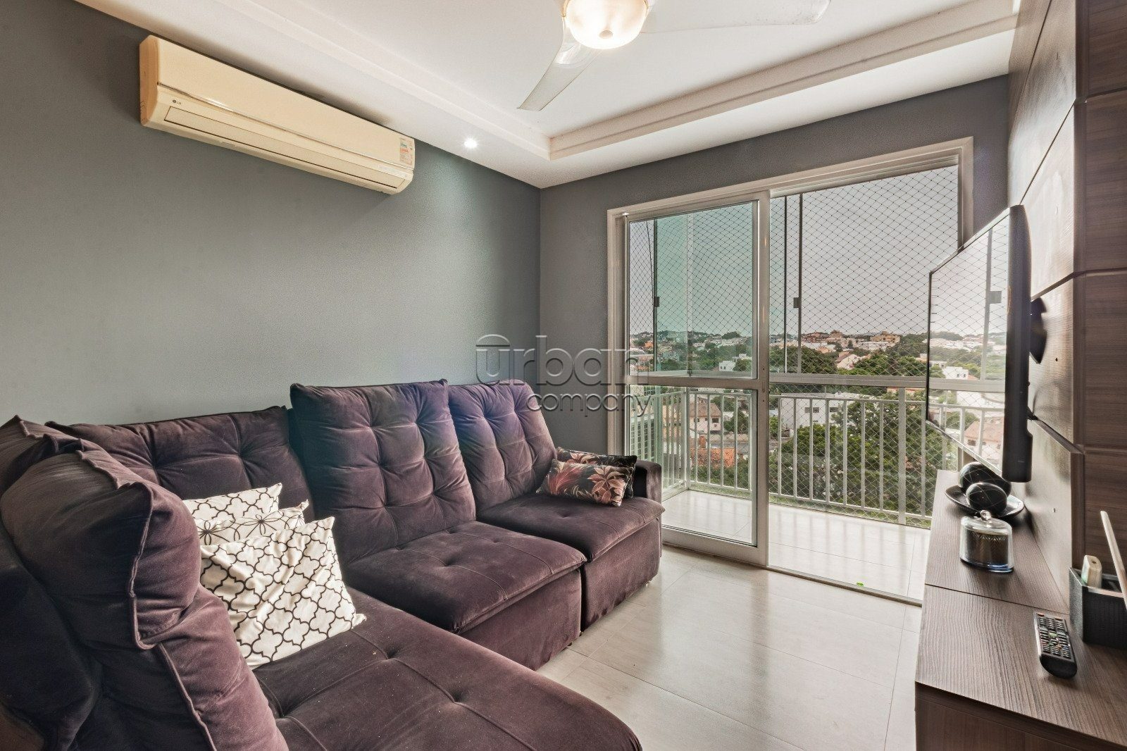 Apartamento com 84m², 3 quartos, 1 suíte, 2 vagas, no bairro Vila Ipiranga em Porto Alegre