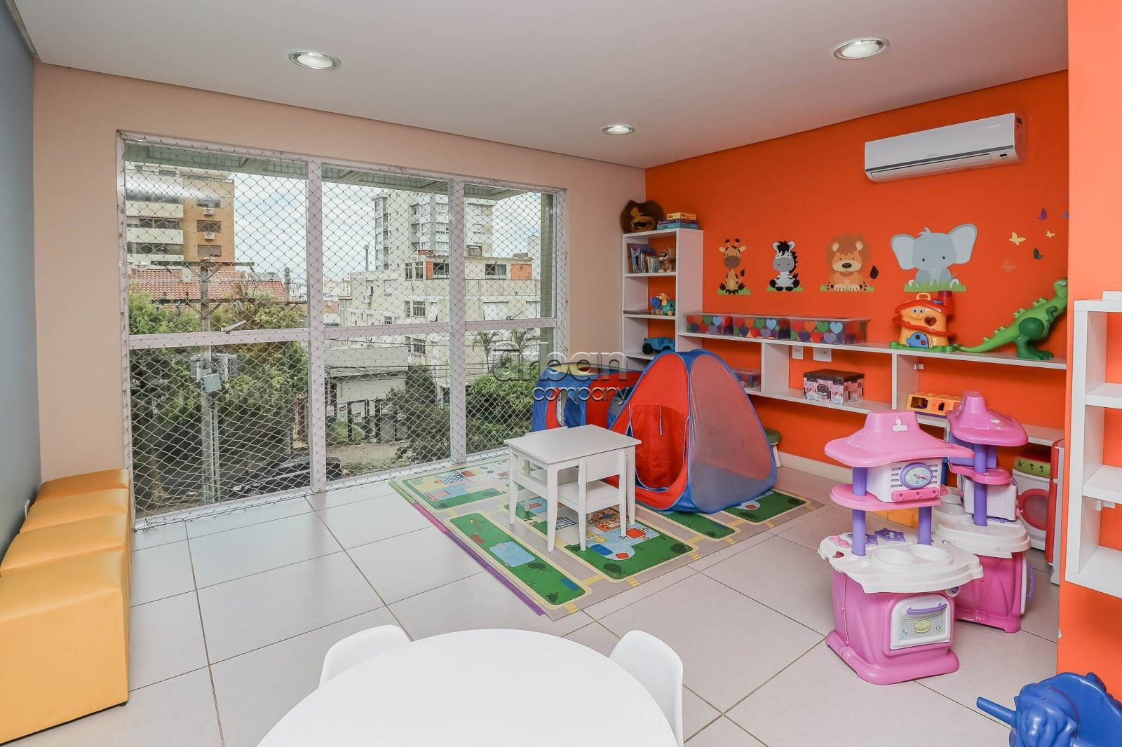 Apartamento com 123m², 3 quartos, 1 suíte, 3 vagas, no bairro Petrópolis em Porto Alegre