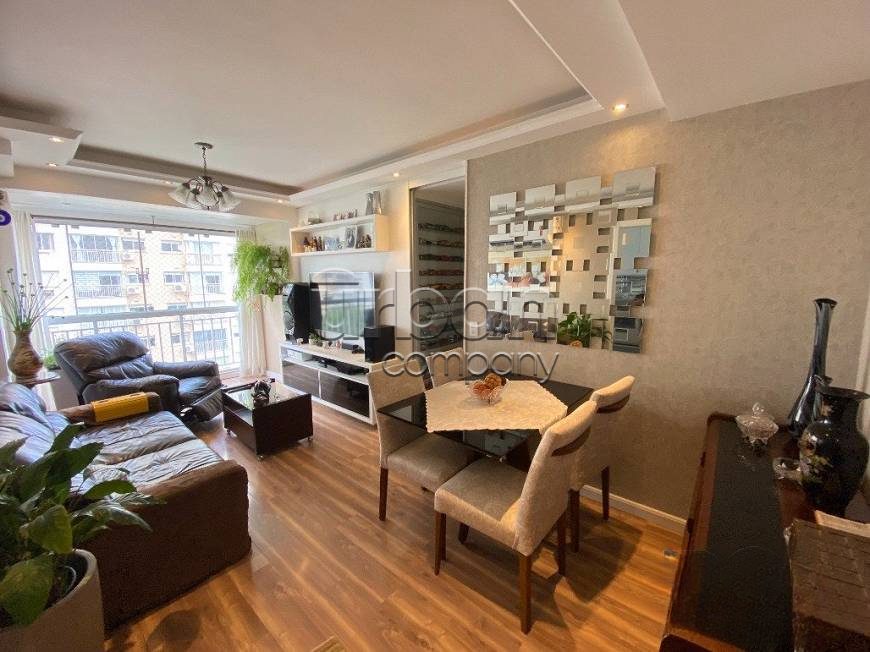 Apartamento com 69m², 2 quartos, 1 suíte, 2 vagas, no bairro Passo da Areia em Porto Alegre