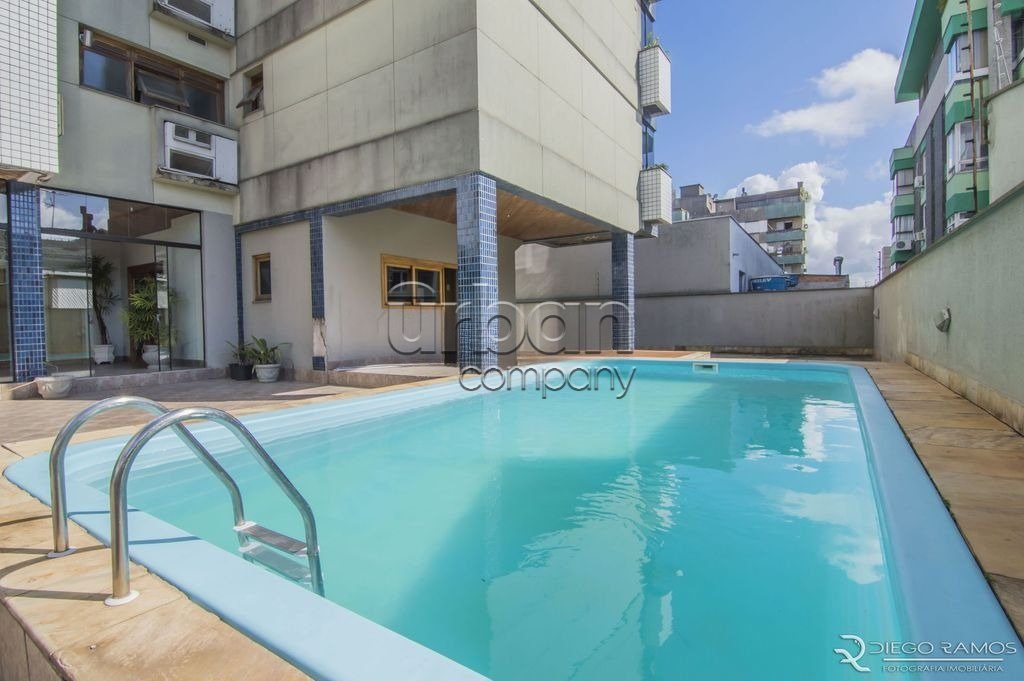 Apartamento com 218m², 4 quartos, 1 suíte, 3 vagas, no bairro Jardim Lindóia em Porto Alegre