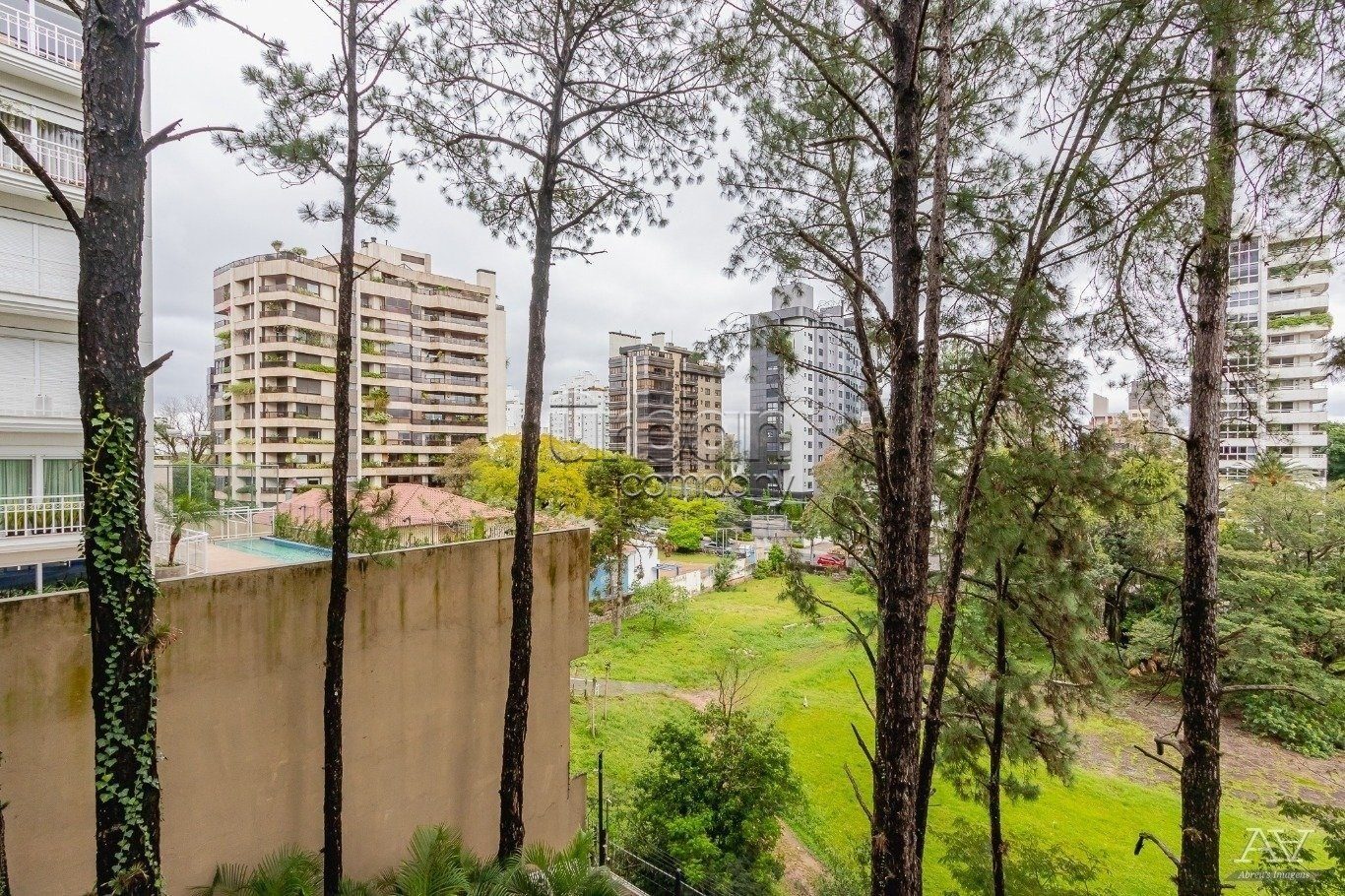 Apartamento com 203m², 3 quartos, 3 suítes, 3 vagas, no bairro Bela Vista em Porto Alegre