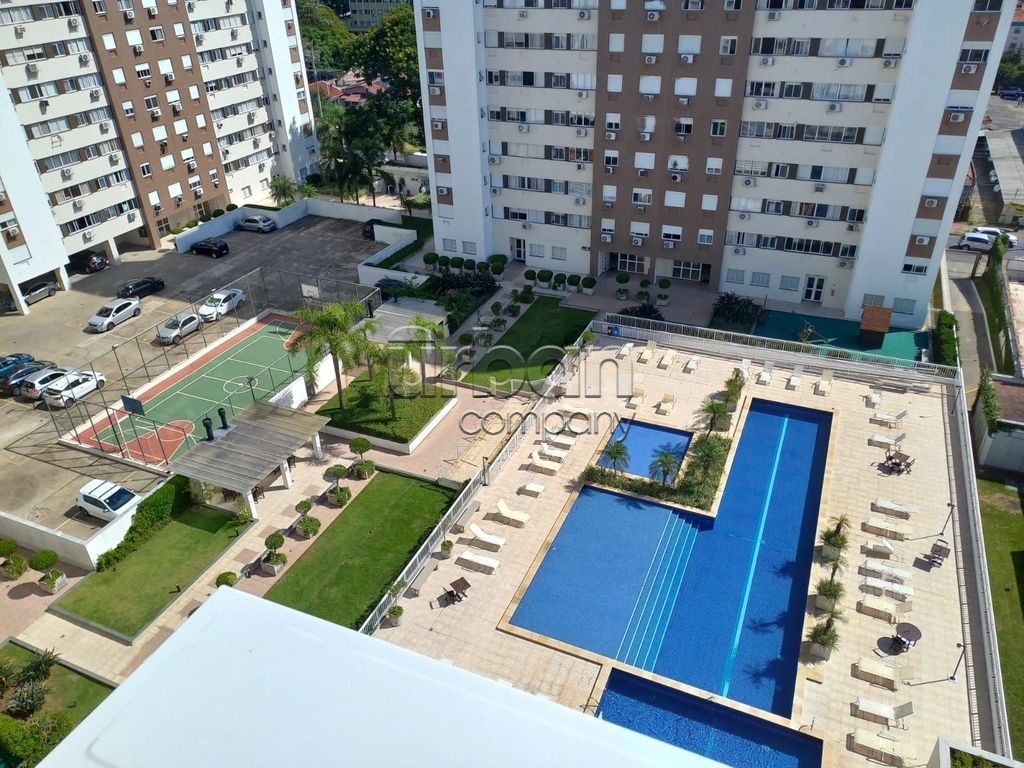 Apartamento com 69m², 3 quartos, 1 suíte, 1 vaga, no bairro Passo da Areia em Porto Alegre