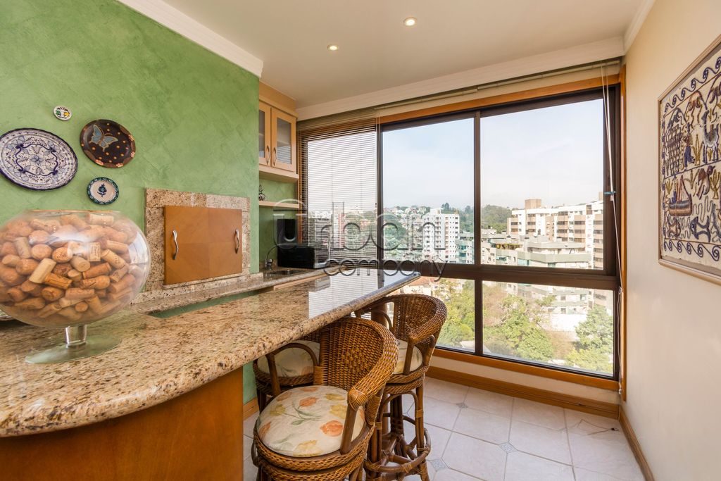 Apartamento com 94m², 3 quartos, 1 suíte, 2 vagas, no bairro Menino Deus em Porto Alegre
