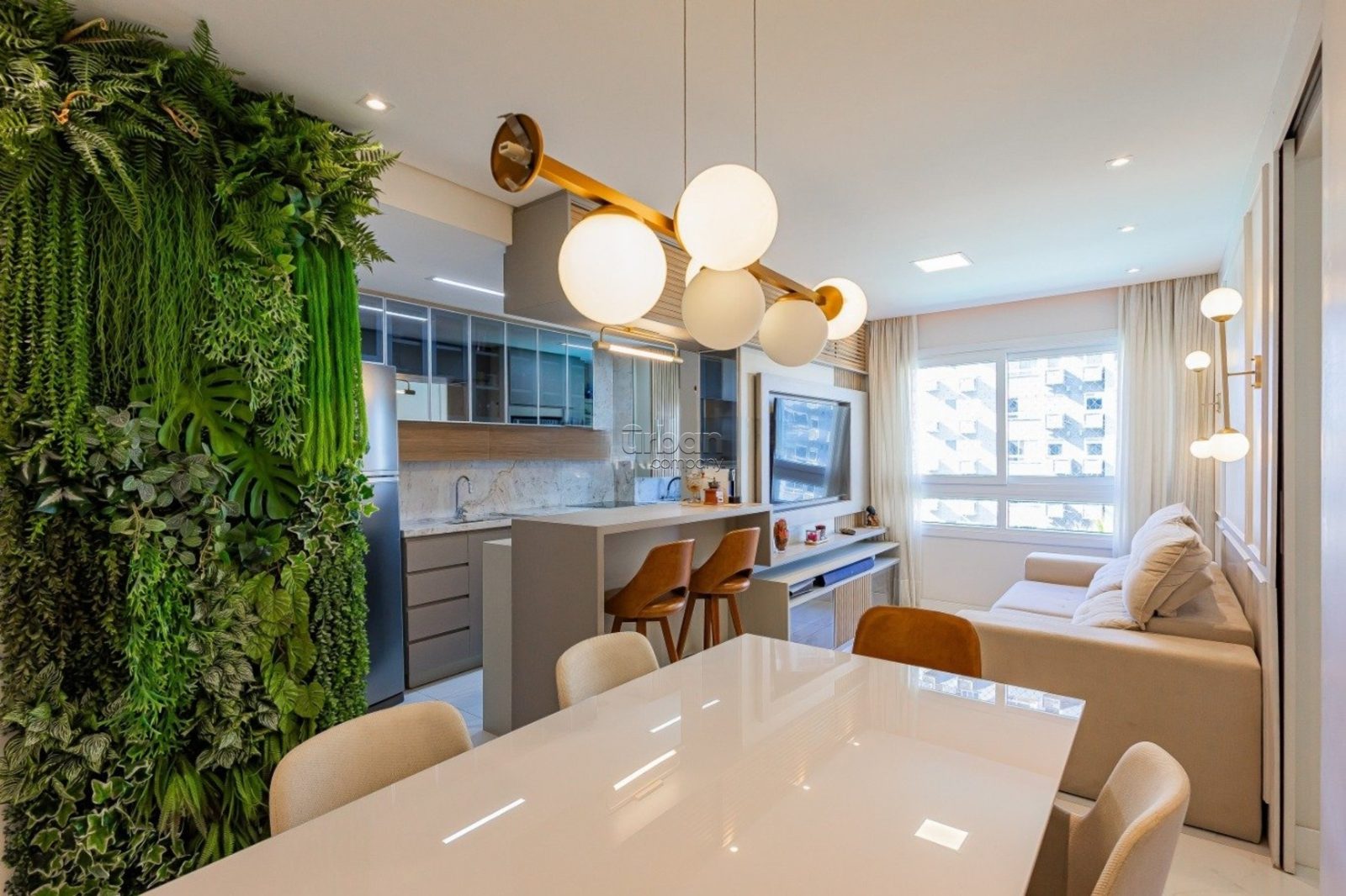 Apartamento com 56m², 2 quartos, 1 suíte, 1 vaga, no bairro Jardim Lindóia em Porto Alegre