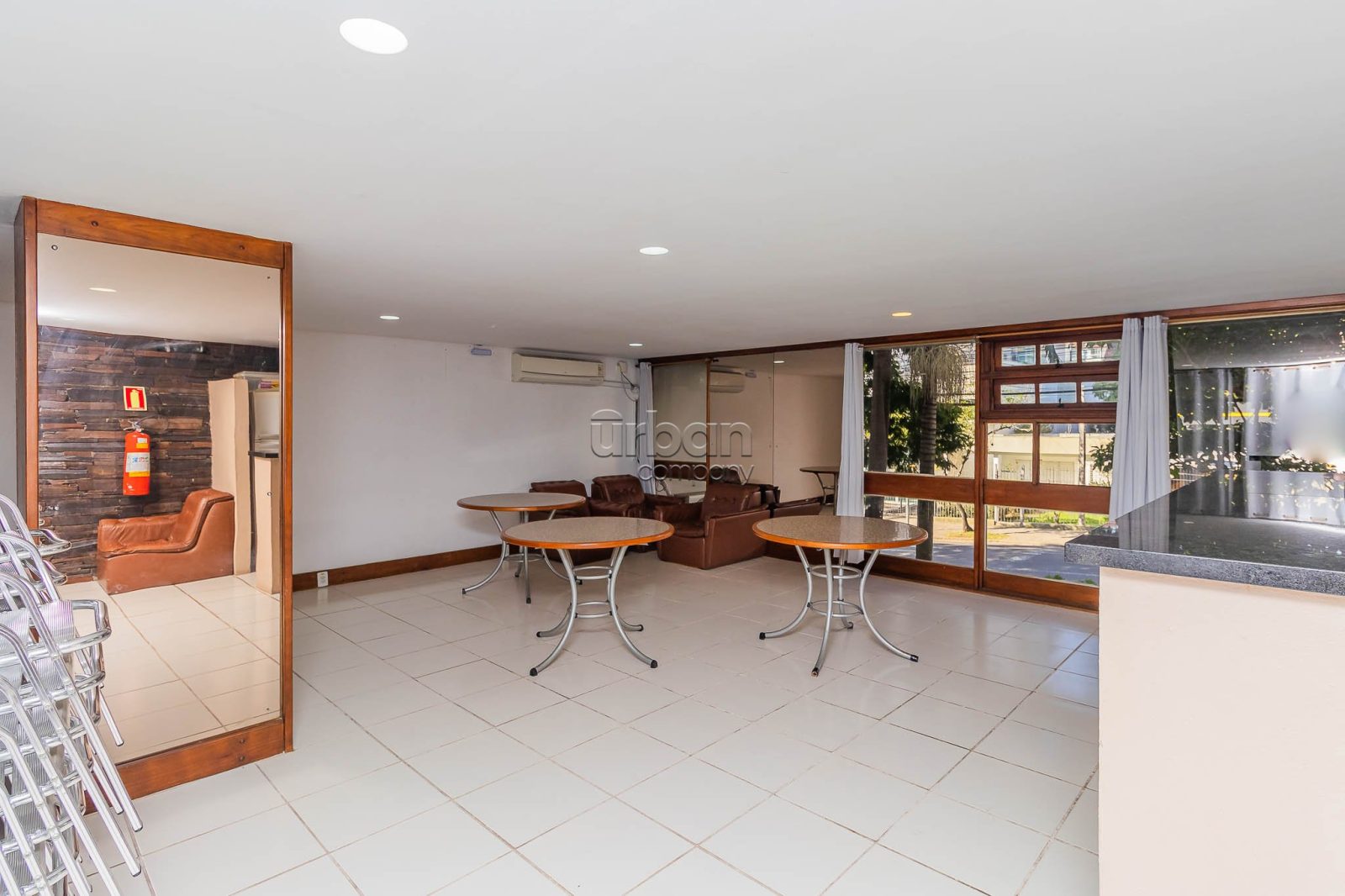 Apartamento com 87m², 3 quartos, 1 suíte, 4 vagas, no bairro Mont Serrat em Porto Alegre