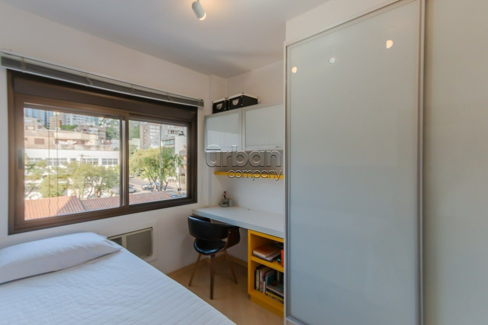 Apartamento com 81m², 2 quartos, 1 suíte, 1 vaga, no bairro Auxiliadora em Porto Alegre