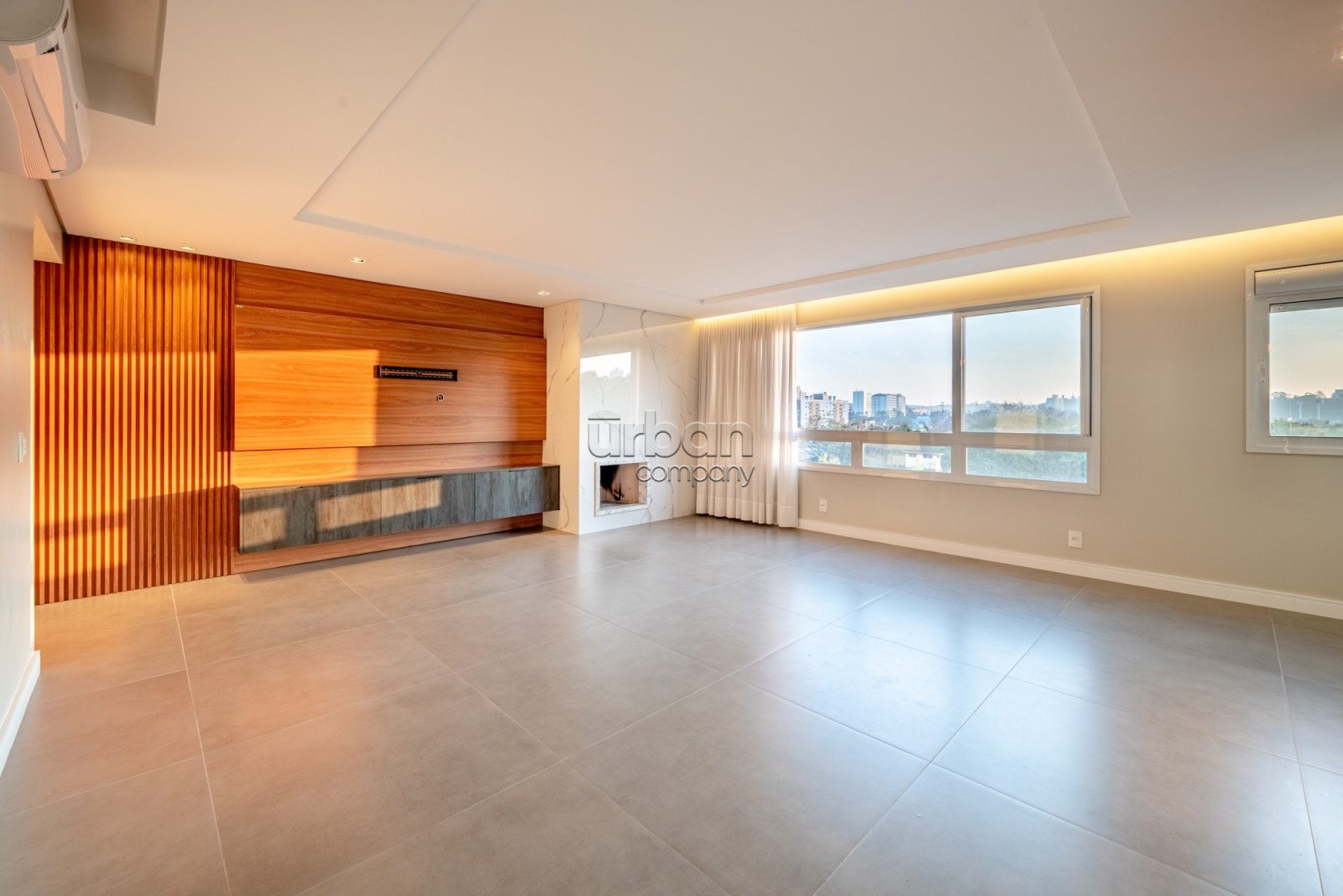 Apartamento com 101m², 3 quartos, 1 suíte, 2 vagas, no bairro Central Parque em Porto Alegre