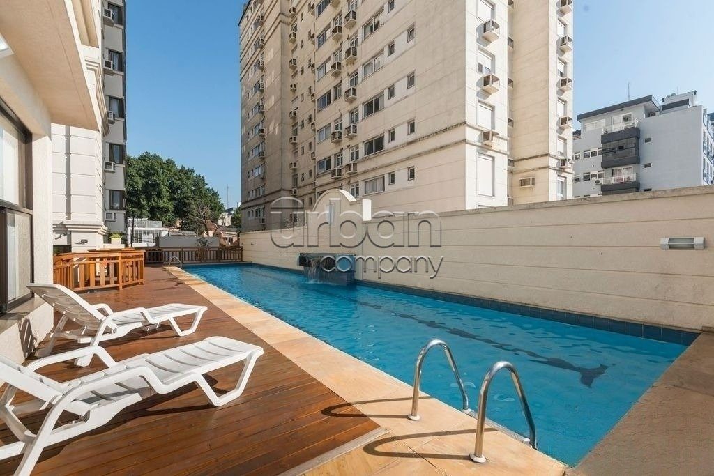 Apartamento com 96m², 3 quartos, 1 suíte, 2 vagas, no bairro Passo da Areia em Porto Alegre
