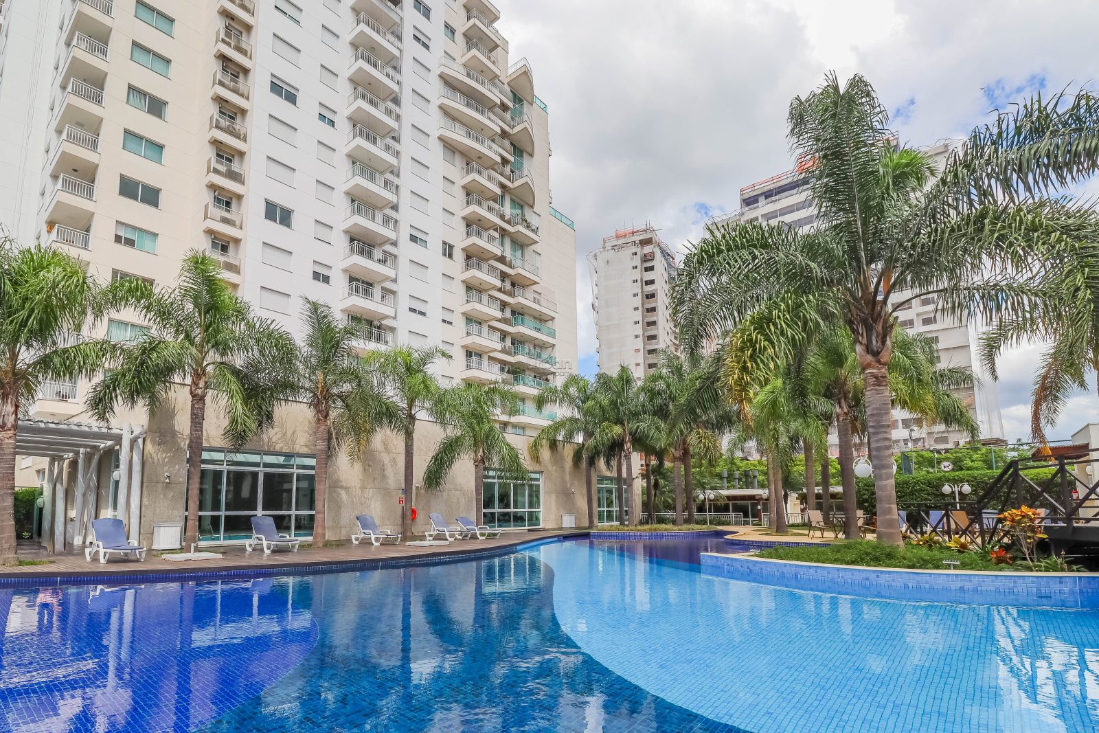 Apartamento Duplex com 83m², 2 quartos, 2 vagas, no bairro Jardim Europa em Porto Alegre