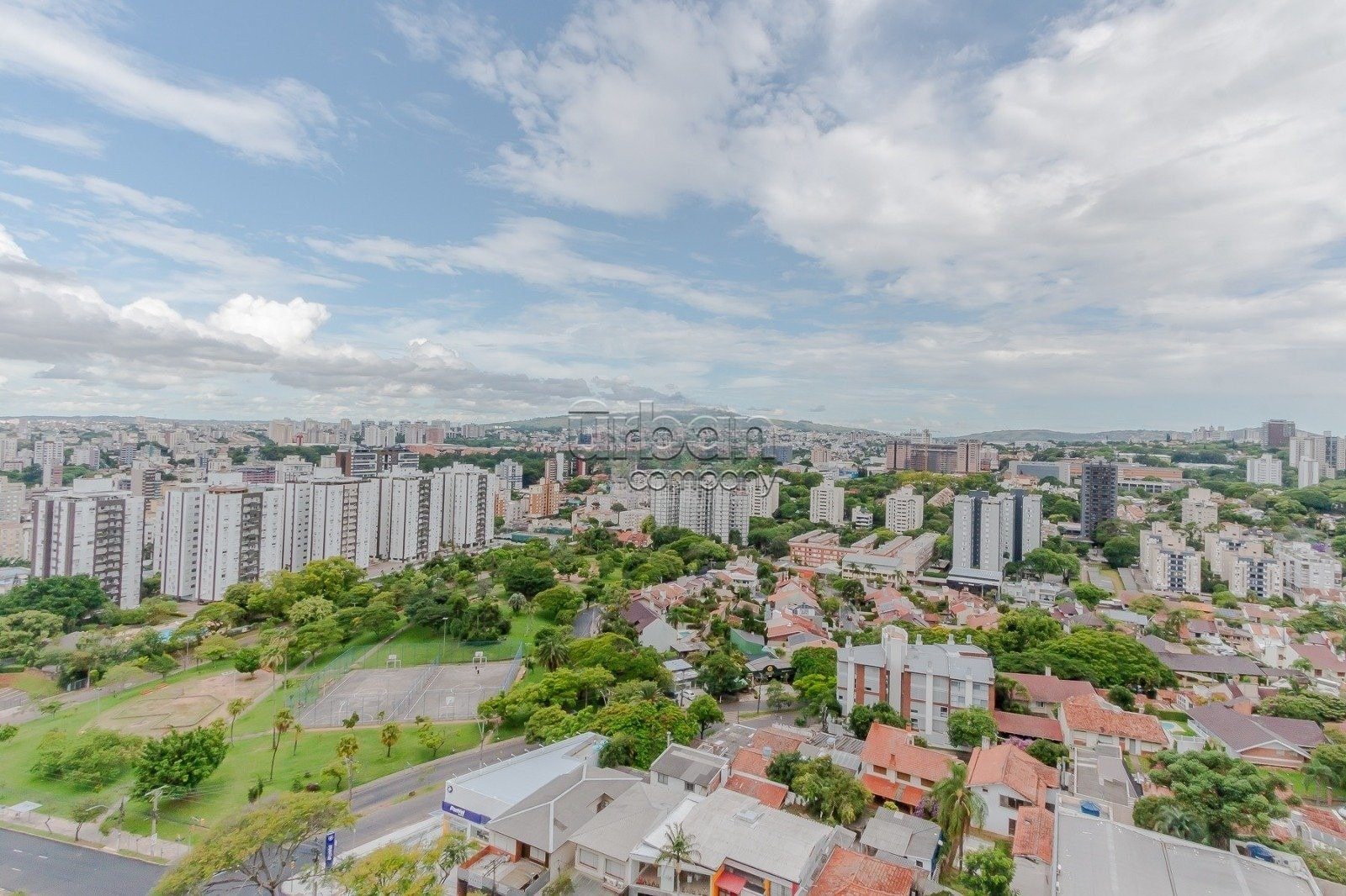 Apartamento com 140m², 4 quartos, 1 suíte, 2 vagas, no bairro Higienópolis em Porto Alegre
