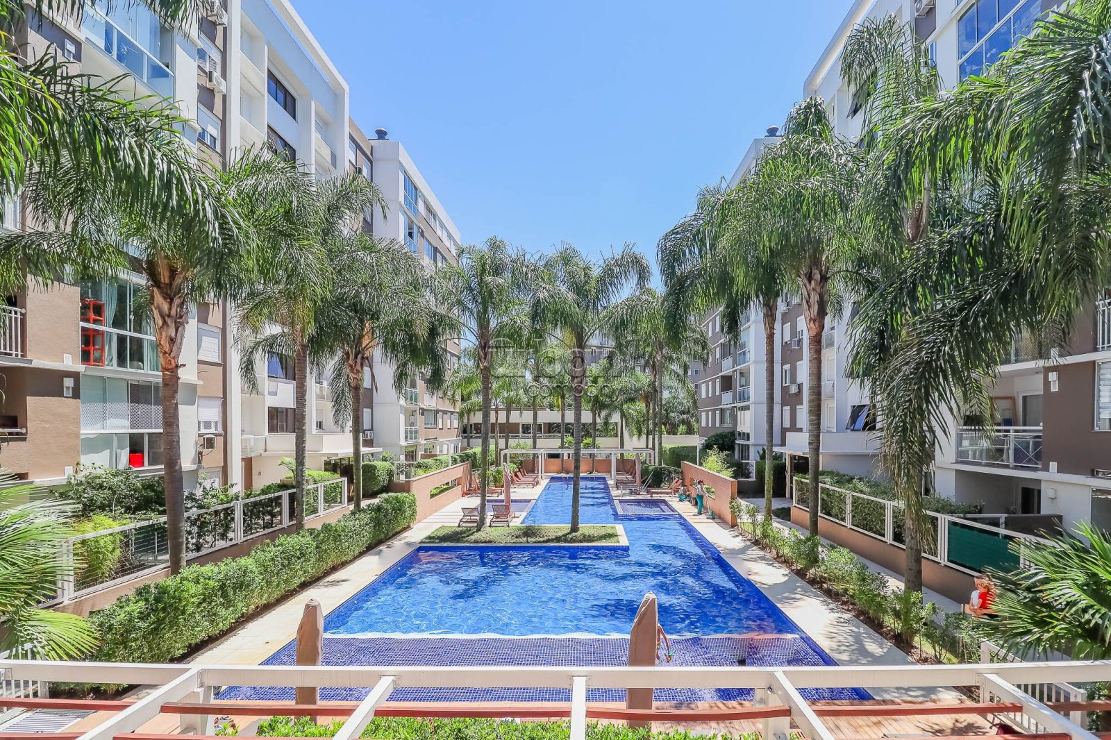 Apartamento Garden com 126m², 3 quartos, 1 suíte, 2 vagas, no bairro Jardim Itu-Sabará em Porto Alegre