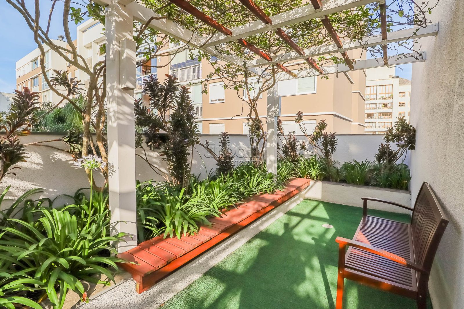 Apartamento Garden com 126m², 3 quartos, 1 suíte, 2 vagas, no bairro Jardim Itu-Sabará em Porto Alegre