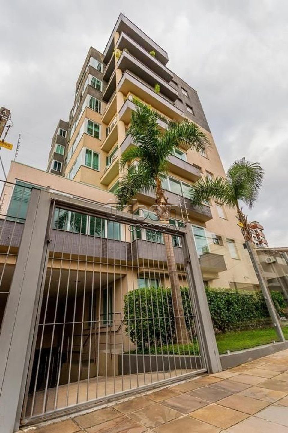 Apartamento com 105m², 3 quartos, 1 suíte, 3 vagas, no bairro Passo da Areia em Porto Alegre