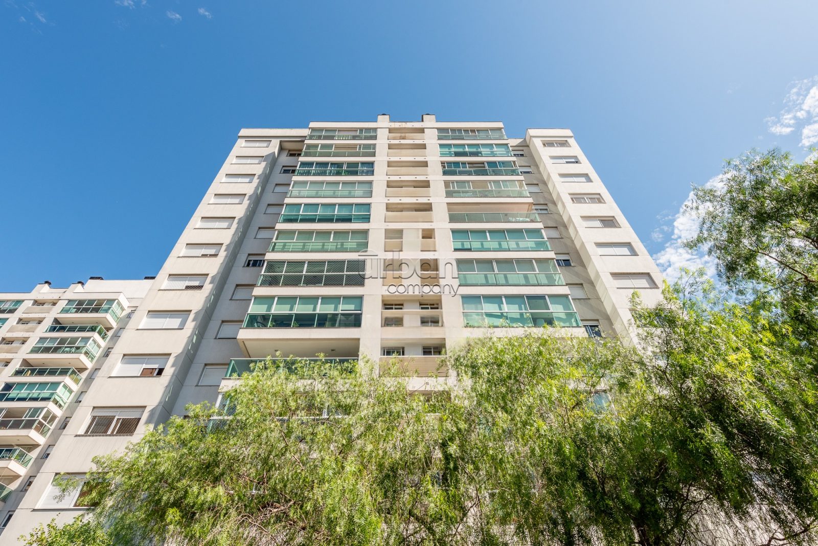 Apartamento com 114m², 3 quartos, 1 suíte, 2 vagas, no bairro Central Parque em Porto Alegre