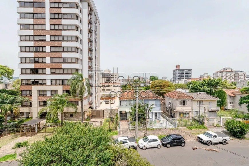 Apartamento com 86m², 3 quartos, 1 suíte, 2 vagas, no bairro Petrópolis em Porto Alegre