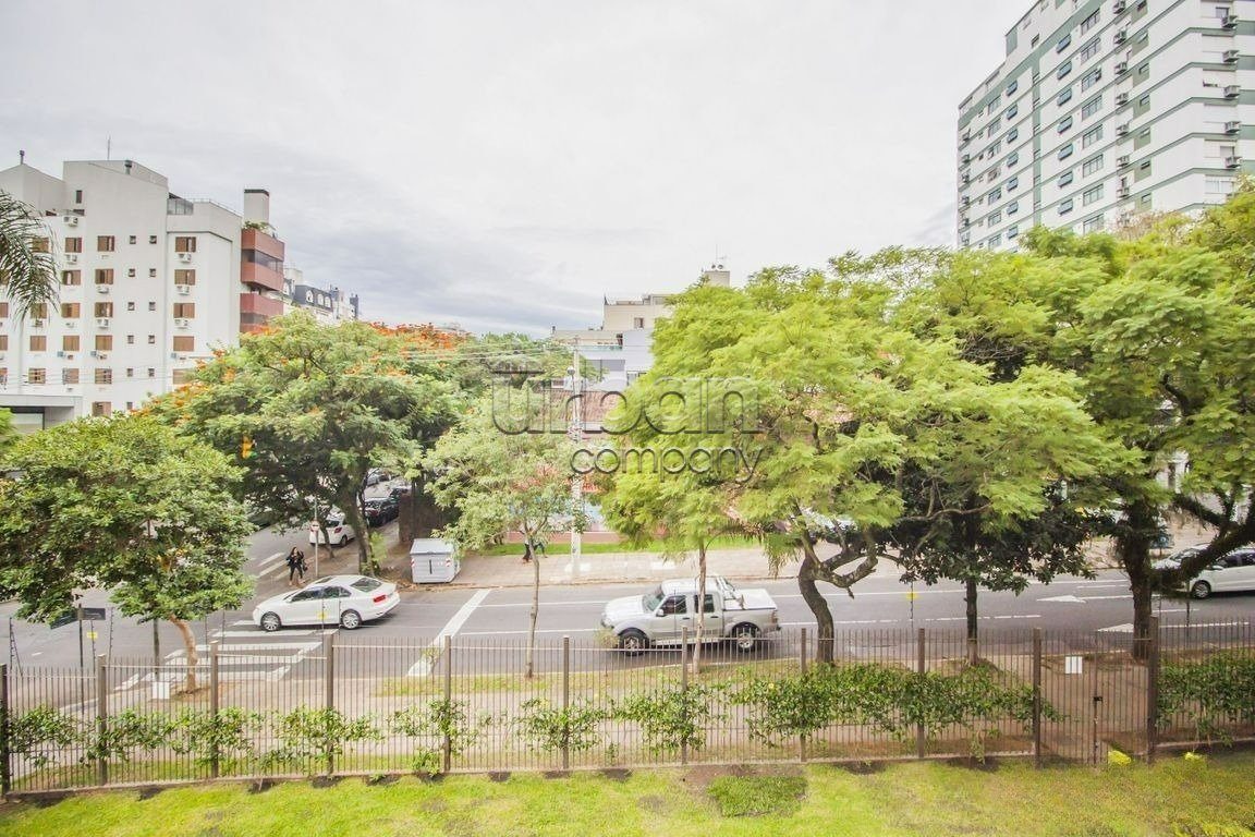 Apartamento com 137m², 3 quartos, 1 suíte, 2 vagas, no bairro Auxiliadora em Porto Alegre