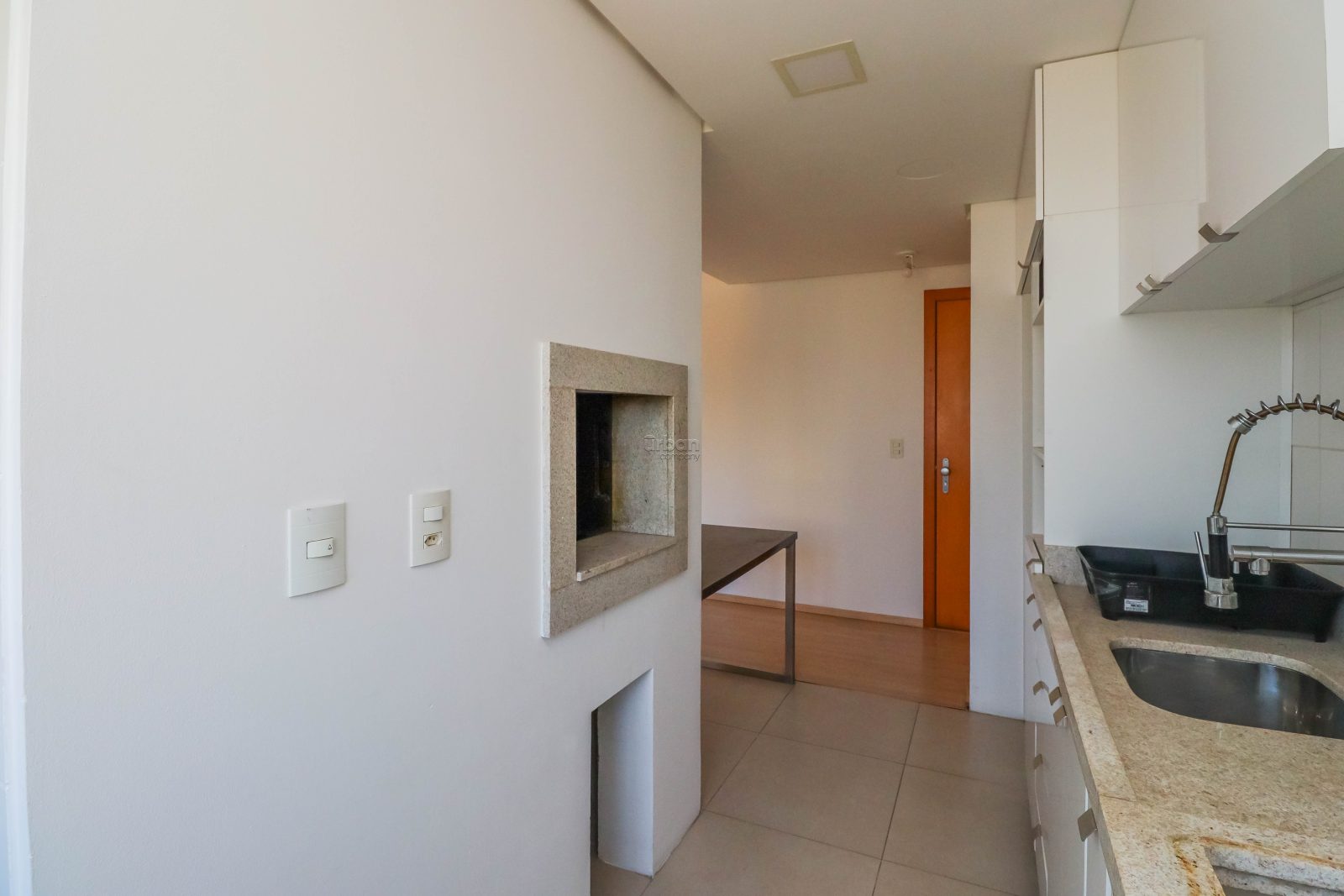 Apartamento com 70m², 2 quartos, 1 suíte, 1 vaga, no bairro São João em Porto Alegre