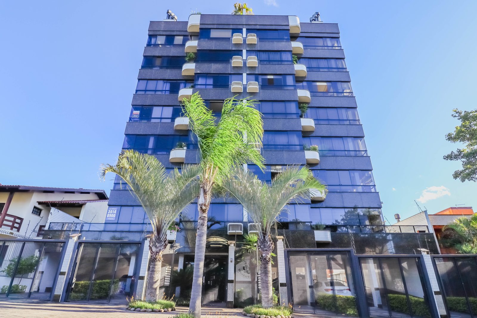 Cobertura com 210m², 4 quartos, 1 suíte, 2 vagas, no bairro Jardim Planalto em Porto Alegre