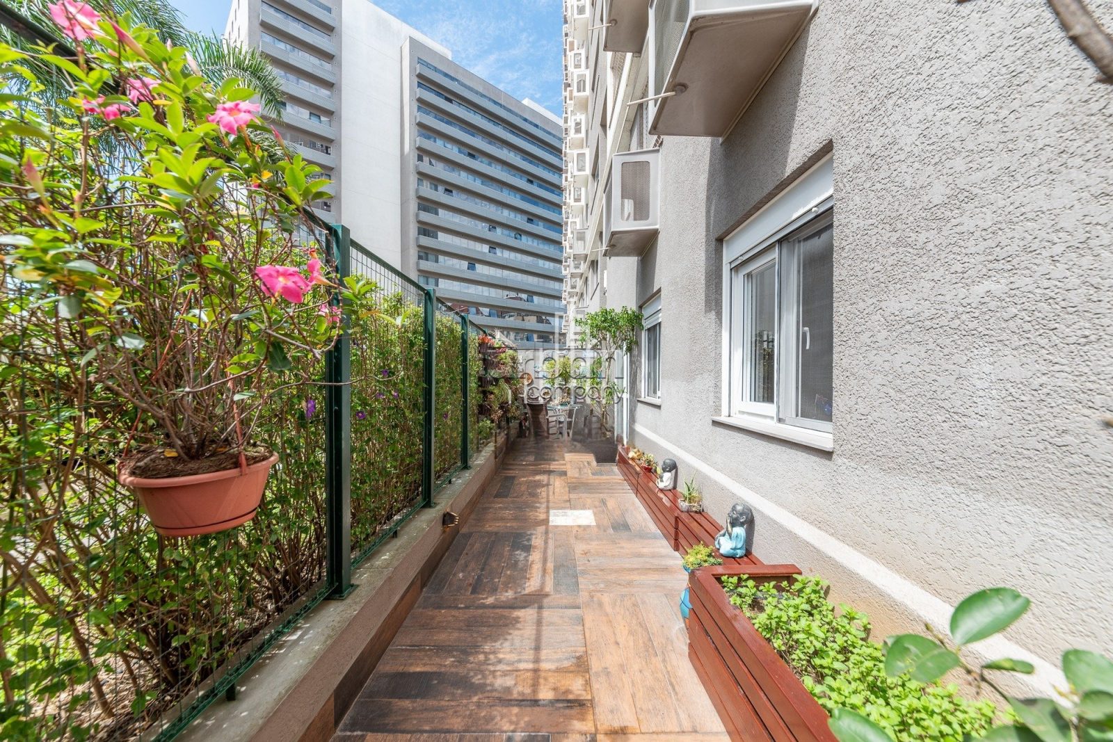 Apartamento Garden com 100m², 3 quartos, 1 suíte, 2 vagas, no bairro São Sebastião em Porto Alegre