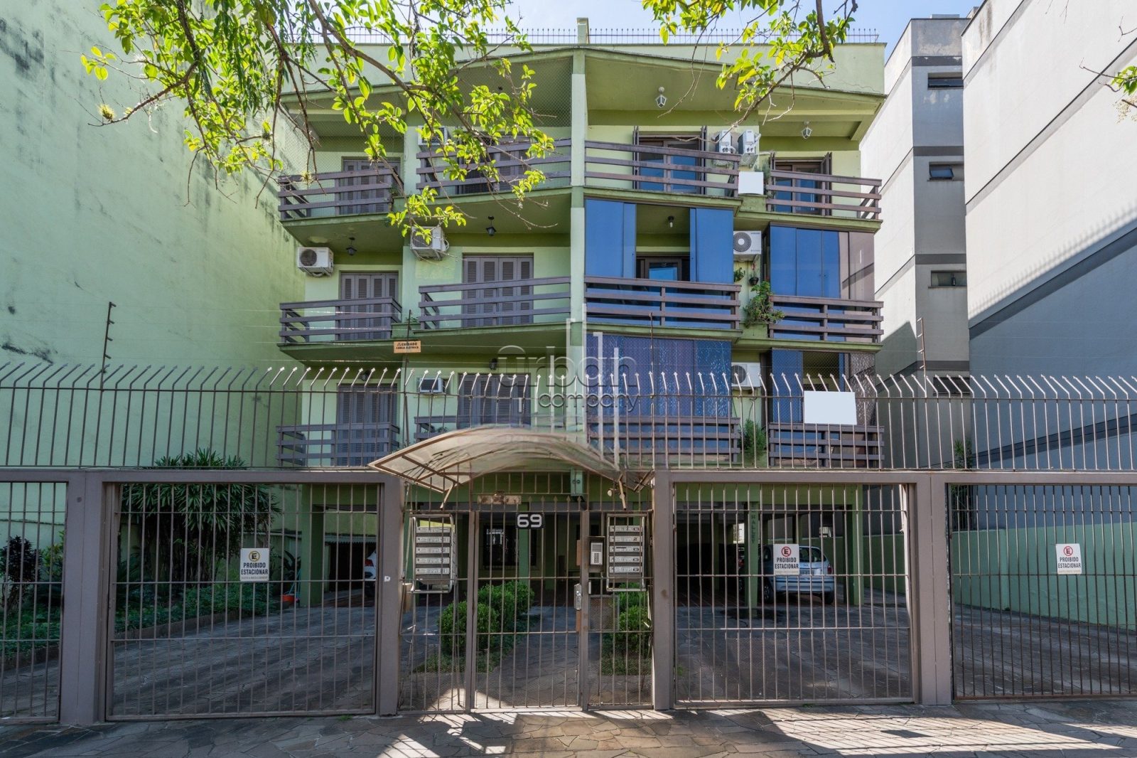 Cobertura com 211m², 3 quartos, 1 suíte, 2 vagas, no bairro Jardim Lindóia em Porto Alegre