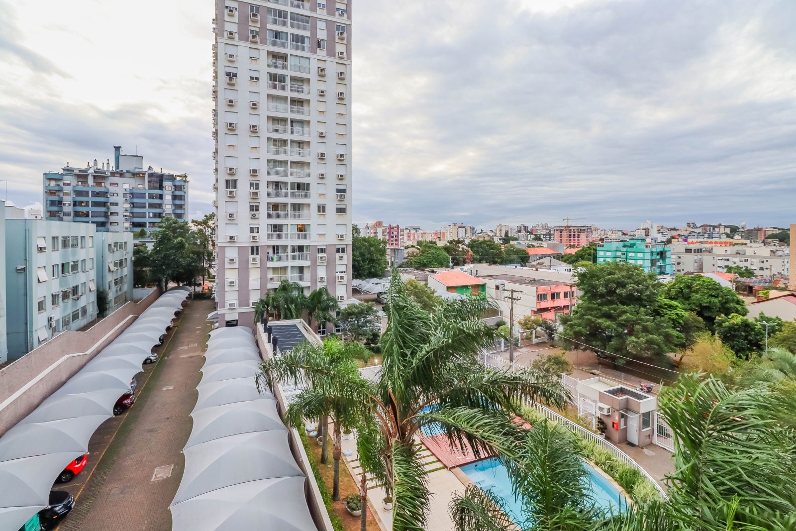 Apartamento com 75m², 3 quartos, 1 suíte, 1 vaga, no bairro Cristo Redentor em Porto Alegre