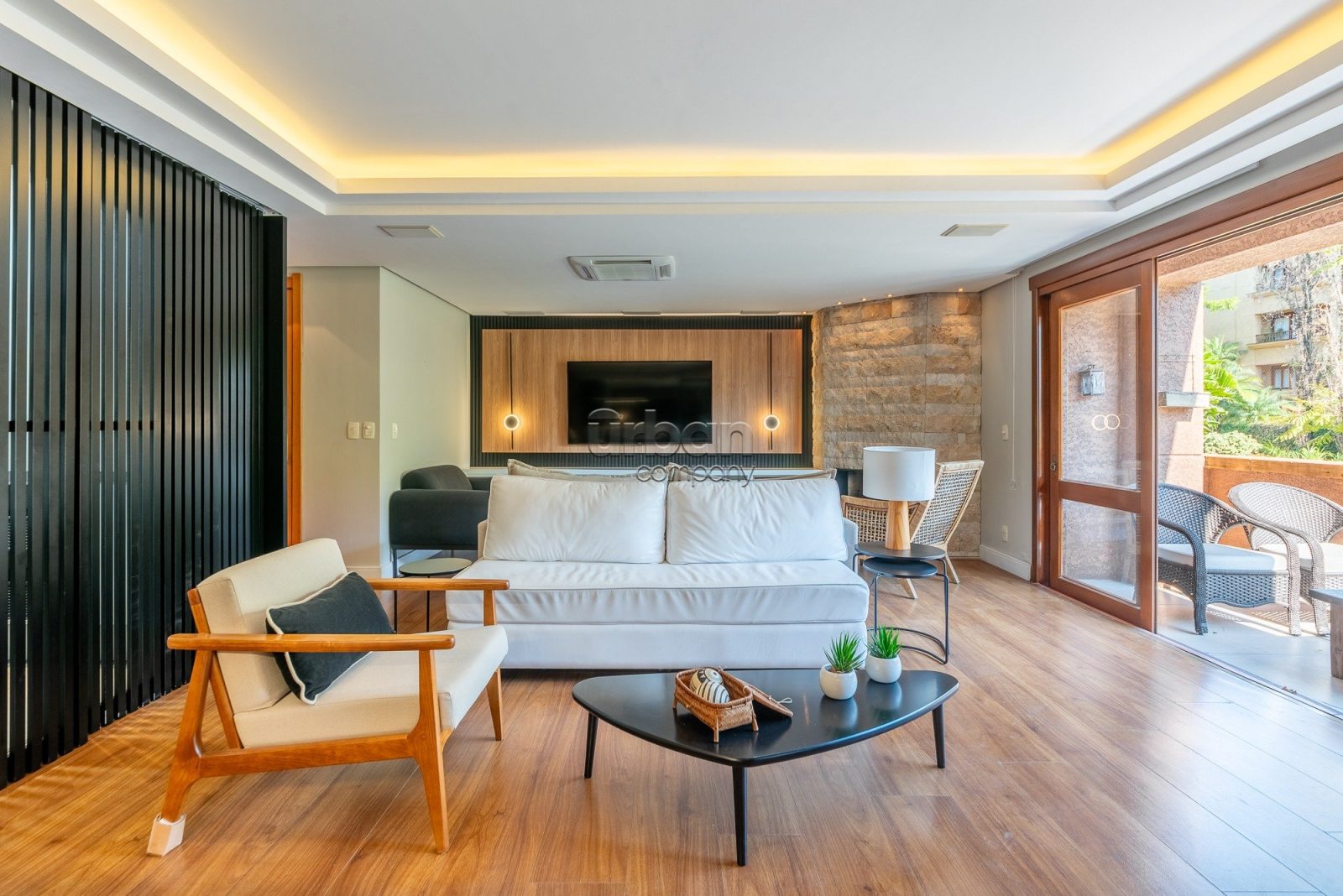 Apartamento com 153m², 3 quartos, 3 suítes, 4 vagas, no bairro Chácara Das Pedras em Porto Alegre
