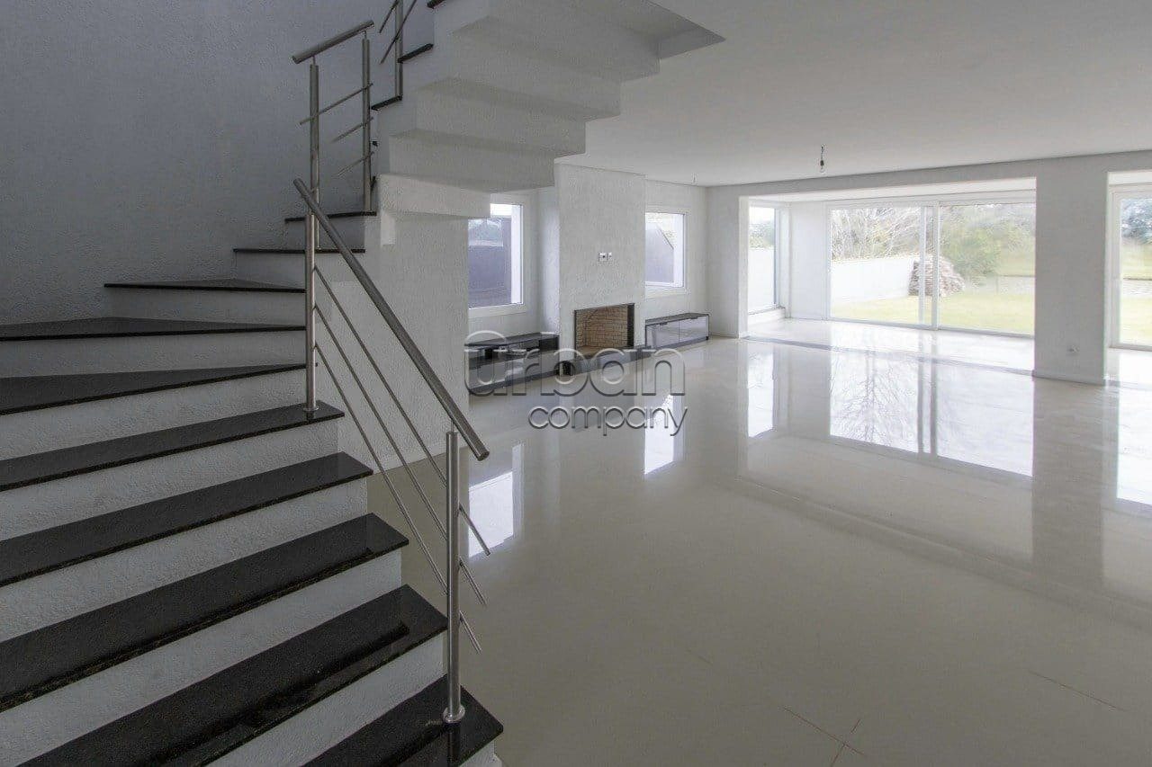 Casa em Condomínio com 318m², 4 quartos, 3 suítes, 4 vagas, no bairro Belém Novo em Porto Alegre