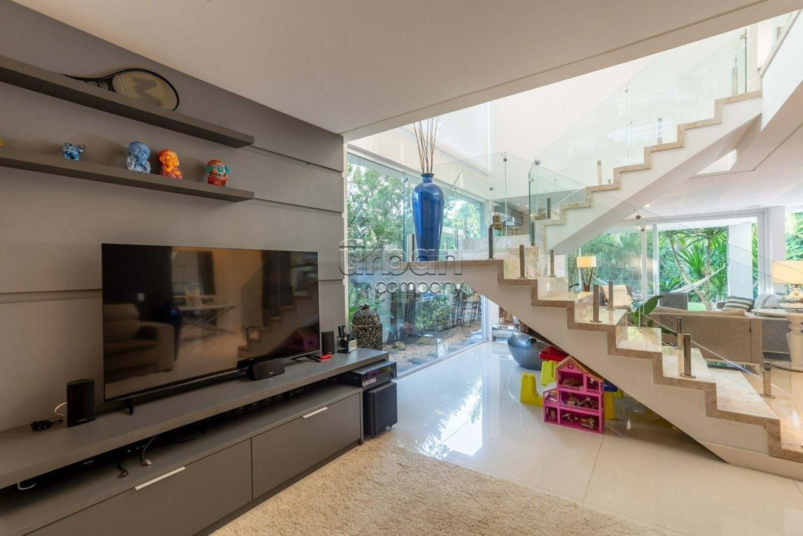Casa em Condomínio com 362m², 4 quartos, 3 suítes, 2 vagas, no bairro Alphaville em Porto Alegre