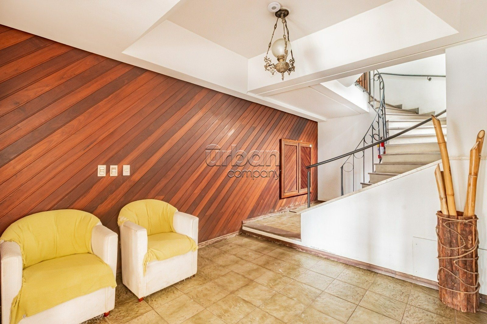 Apartamento com 67m², 2 quartos, 1 suíte, 2 vagas, no bairro Mont Serrat em Porto Alegre